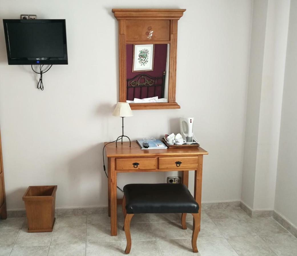Posada Del Camino Real Torrelaguna Bagian luar foto