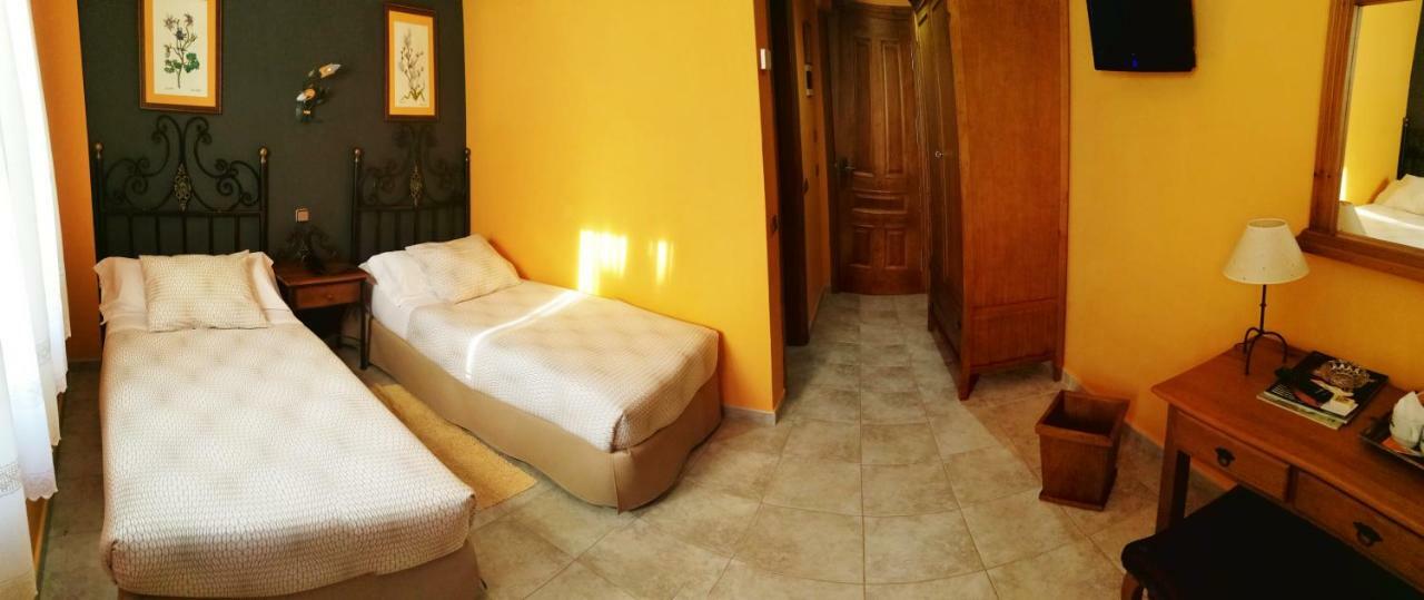 Posada Del Camino Real Torrelaguna Bagian luar foto