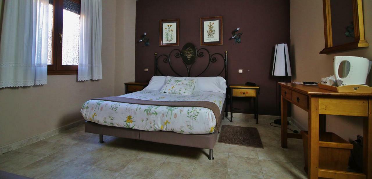 Posada Del Camino Real Torrelaguna Bagian luar foto