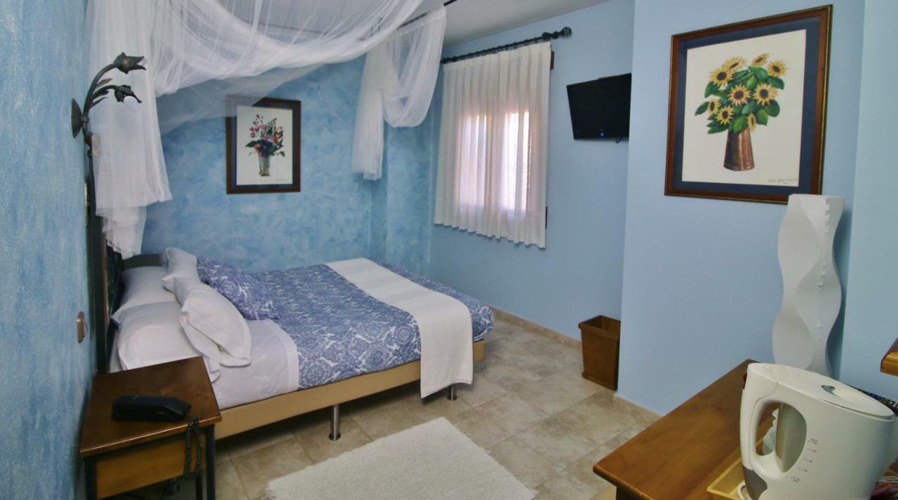 Posada Del Camino Real Torrelaguna Bagian luar foto